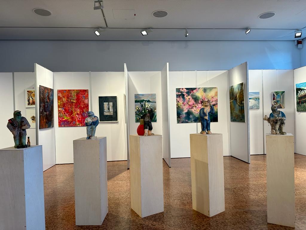 Foto von der Ausstellung „So was in der Art“, Neustädter Rathaus, 2023